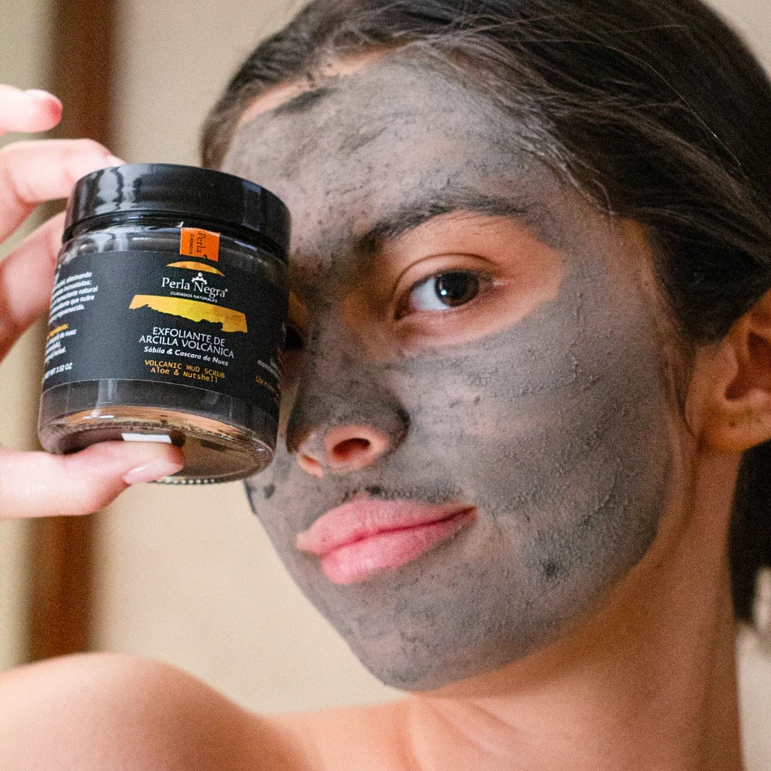 Perla Negra- Exfoliante de arcilla termal volcánica, sábila y cáscara de nuez